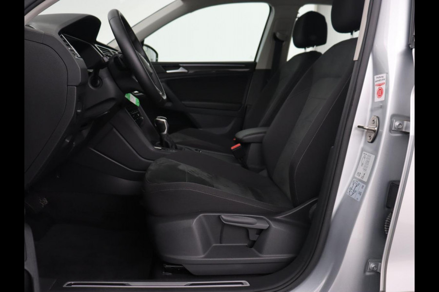 Volkswagen Tiguan 1.4 TSI eHybrid | Stoel & stuurverwarming | Adaptive cruise | Carplay | Park Assist | Navigatie | Side Assist | Virtual Cockpit | Full LED | PHEV