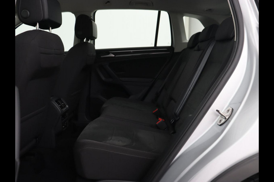 Volkswagen Tiguan 1.4 TSI eHybrid | Stoel & stuurverwarming | Adaptive cruise | Carplay | Park Assist | Navigatie | Side Assist | Virtual Cockpit | Full LED | PHEV