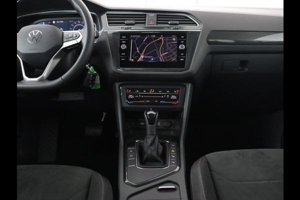 Volkswagen Tiguan 1.4 TSI eHybrid | Stoel & stuurverwarming | Adaptive cruise | Carplay | Park Assist | Navigatie | Side Assist | Virtual Cockpit | Full LED | PHEV