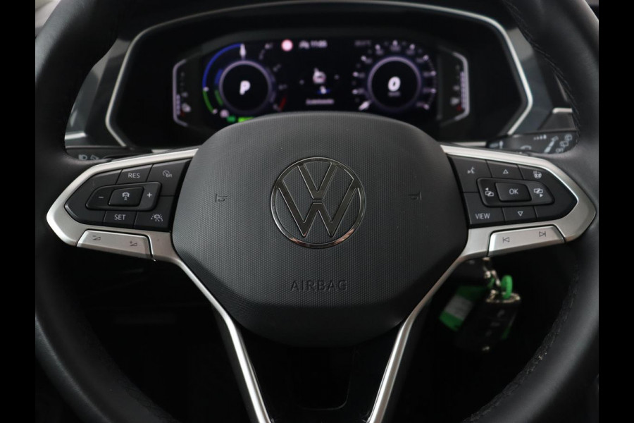 Volkswagen Tiguan 1.4 TSI eHybrid | Stoel & stuurverwarming | Adaptive cruise | Carplay | Park Assist | Navigatie | Side Assist | Virtual Cockpit | Full LED | PHEV