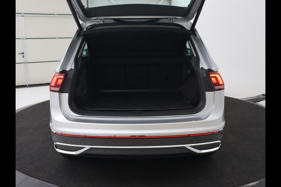 Volkswagen Tiguan 1.4 TSI eHybrid | Stoel & stuurverwarming | Adaptive cruise | Carplay | Park Assist | Navigatie | Side Assist | Virtual Cockpit | Full LED | PHEV