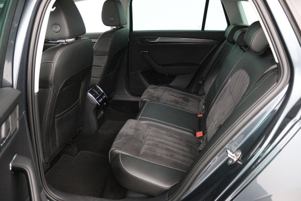 Škoda Superb Combi 1.5 TSI ACT Business Edition (PANORAMADAK, TREKHAAK, STOELVERWARMING, ACHTERUITRIJCAMERA, GOED ONDERHOUDEN)