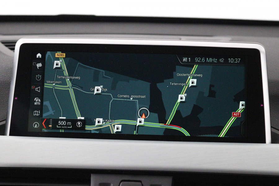 BMW X1 XDrive20i High Executive (PANORAMADAK, TREKHAAK, CAMERA, NAVIGATIE, STOELVERWARMING, HEAD-UP, DEALER ONDERHOUDEN)