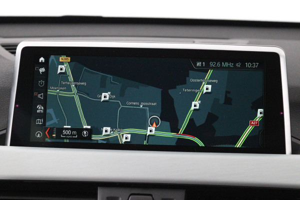BMW X1 XDrive20i High Executive (PANORAMADAK, TREKHAAK, CAMERA, NAVIGATIE, STOELVERWARMING, HEAD-UP, DEALER ONDERHOUDEN)