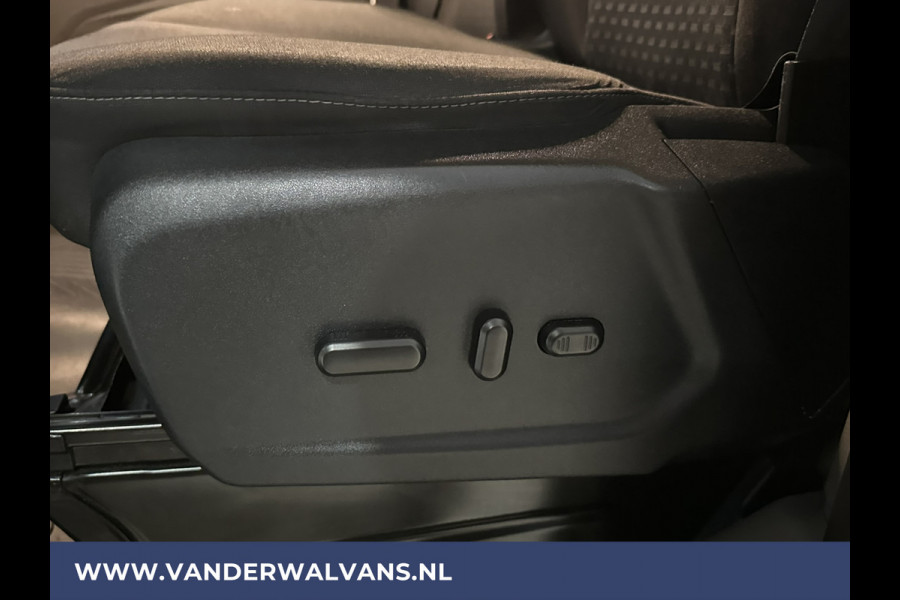 Ford Transit 2.0 TDCI 131pk L3H2 Euro6 Airco | Camera | Navigatie | Apple Carplay | Cruisecontrol Stoelverwarming, Verwarmde voorruit, Parkeersensoren, Bijrijdersbank, 2500kg trekvermogen