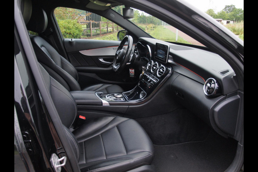 Mercedes-Benz C-Klasse 180 AMG Sport Edition | Camera | Navigatie | Black Optiek | Cruise Control |