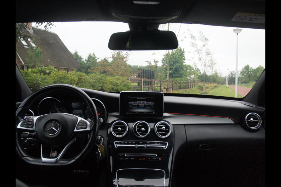 Mercedes-Benz C-Klasse 180 AMG Sport Edition | Camera | Navigatie | Black Optiek | Cruise Control |