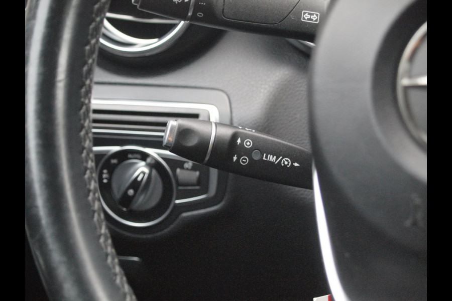 Mercedes-Benz C-Klasse 180 AMG Sport Edition | Camera | Navigatie | Black Optiek | Cruise Control |