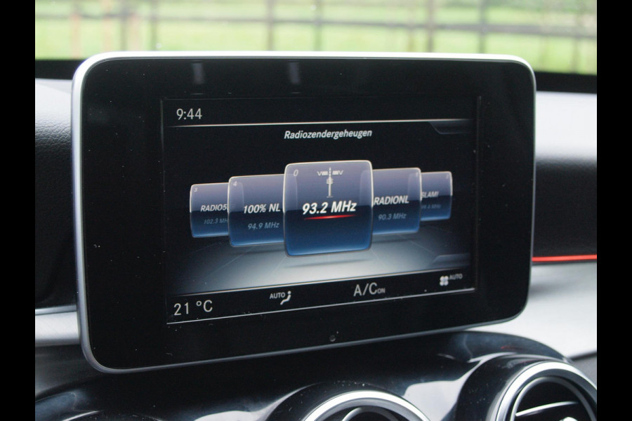 Mercedes-Benz C-Klasse 180 AMG Sport Edition | Camera | Navigatie | Black Optiek | Cruise Control |