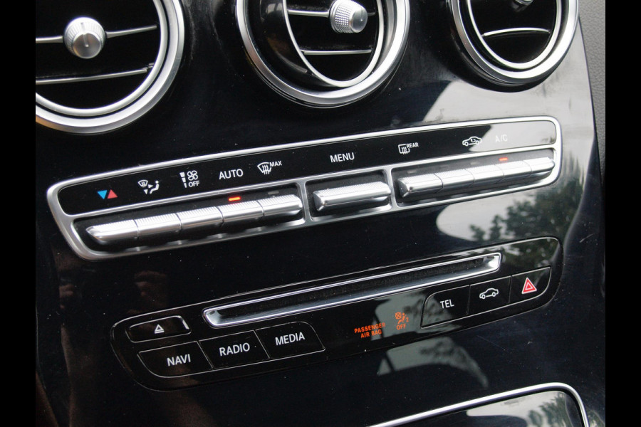Mercedes-Benz C-Klasse 180 AMG Sport Edition | Camera | Navigatie | Black Optiek | Cruise Control |