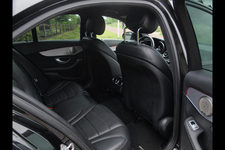 Mercedes-Benz C-Klasse 180 AMG Sport Edition | Camera | Navigatie | Black Optiek | Cruise Control |