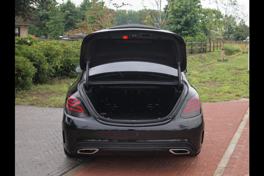 Mercedes-Benz C-Klasse 180 AMG Sport Edition | Camera | Navigatie | Black Optiek | Cruise Control |