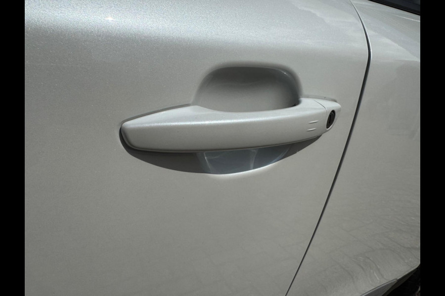 Peugeot 2008 1.2 PureTech 130 Allure Pack Navi / Clima / Camera / P-sensoren