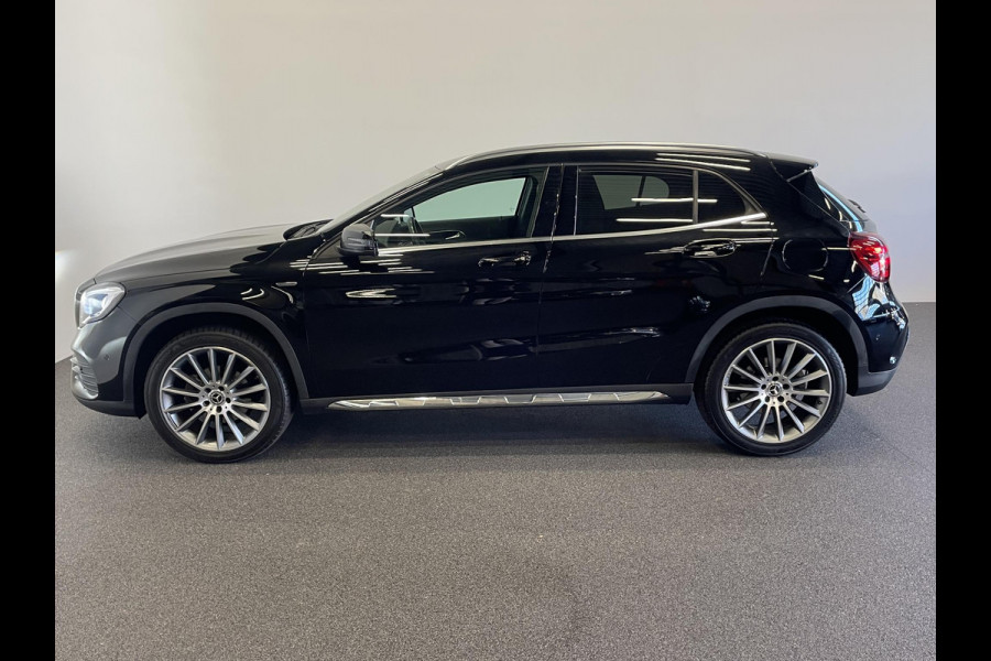 Mercedes-Benz GLA 180 Automaat AMG UrbanStyle Navigatie Climate Control Leder interieur 19"Lichtmetalen velgen #