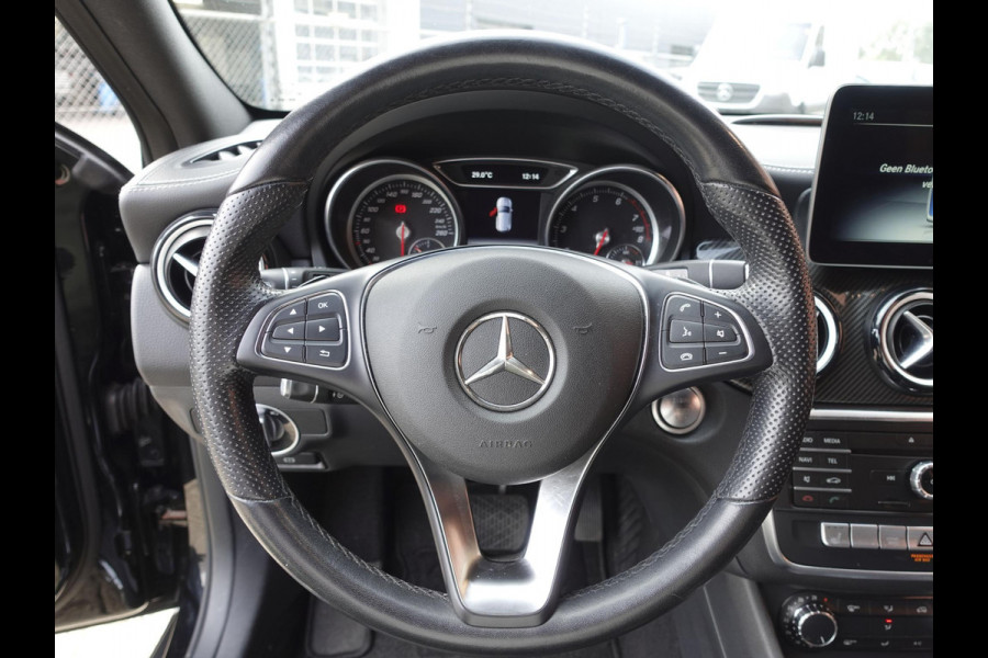 Mercedes-Benz GLA 180 Automaat AMG UrbanStyle Navigatie Climate Control Leder interieur 19"Lichtmetalen velgen #