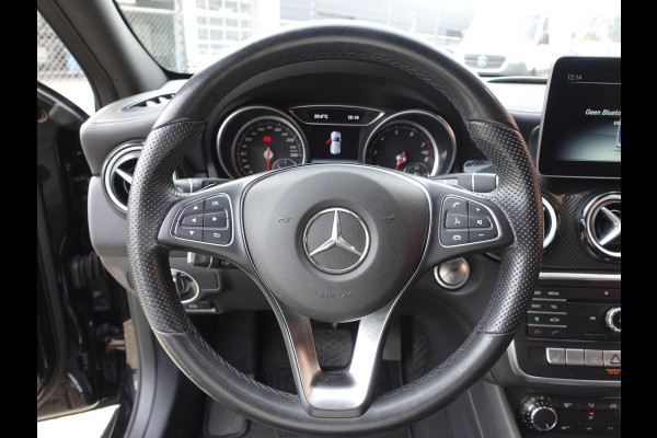 Mercedes-Benz GLA 180 Automaat AMG UrbanStyle Navigatie Climate Control Leder interieur 19"Lichtmetalen velgen #