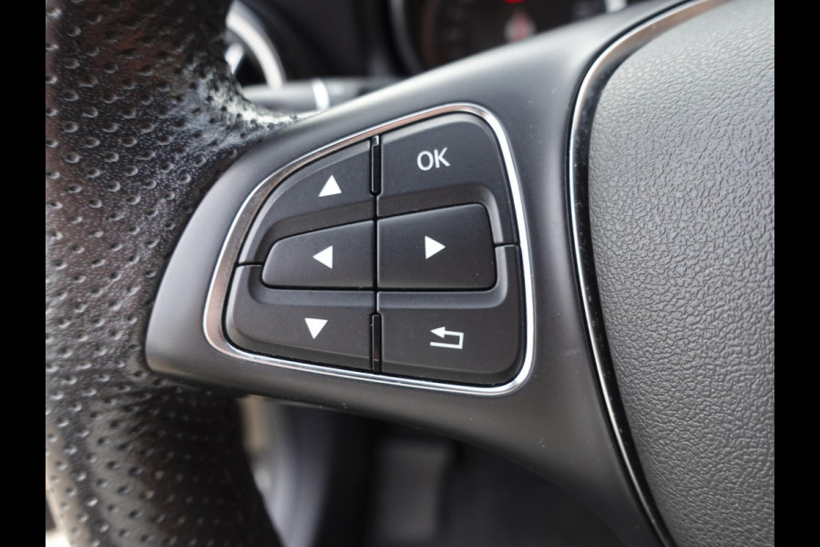 Mercedes-Benz GLA 180 Automaat AMG UrbanStyle Navigatie Climate Control Leder interieur 19"Lichtmetalen velgen #