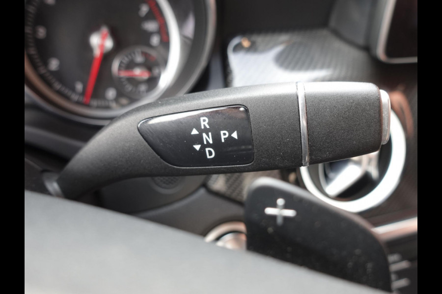 Mercedes-Benz GLA 180 Automaat AMG UrbanStyle Navigatie Climate Control Leder interieur 19"Lichtmetalen velgen #