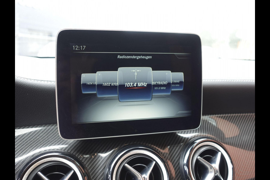 Mercedes-Benz GLA 180 Automaat AMG UrbanStyle Navigatie Climate Control Leder interieur 19"Lichtmetalen velgen #