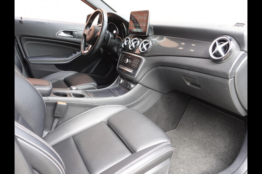Mercedes-Benz GLA 180 Automaat AMG UrbanStyle Navigatie Climate Control Leder interieur 19"Lichtmetalen velgen #