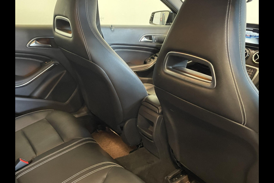 Mercedes-Benz GLA 180 Automaat AMG UrbanStyle Navigatie Climate Control Leder interieur 19"Lichtmetalen velgen #