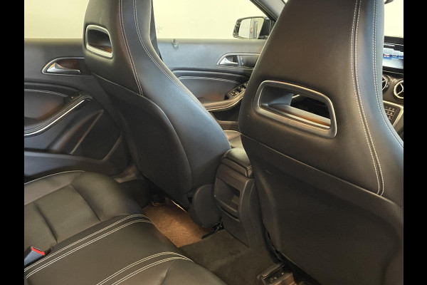 Mercedes-Benz GLA 180 Automaat AMG UrbanStyle Navigatie Climate Control Leder interieur 19"Lichtmetalen velgen #