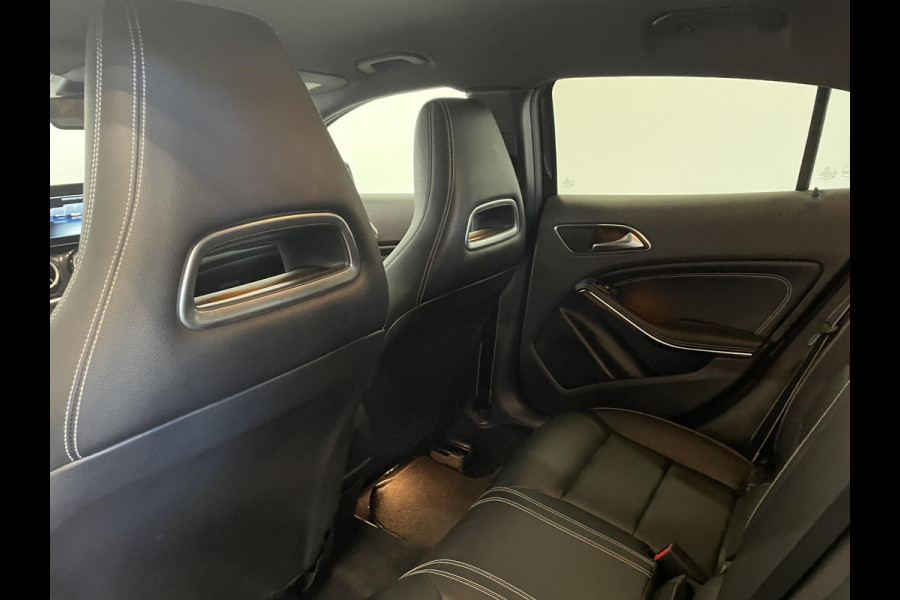Mercedes-Benz GLA 180 Automaat AMG UrbanStyle Navigatie Climate Control Leder interieur 19"Lichtmetalen velgen #