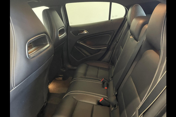 Mercedes-Benz GLA 180 Automaat AMG UrbanStyle Navigatie Climate Control Leder interieur 19"Lichtmetalen velgen #