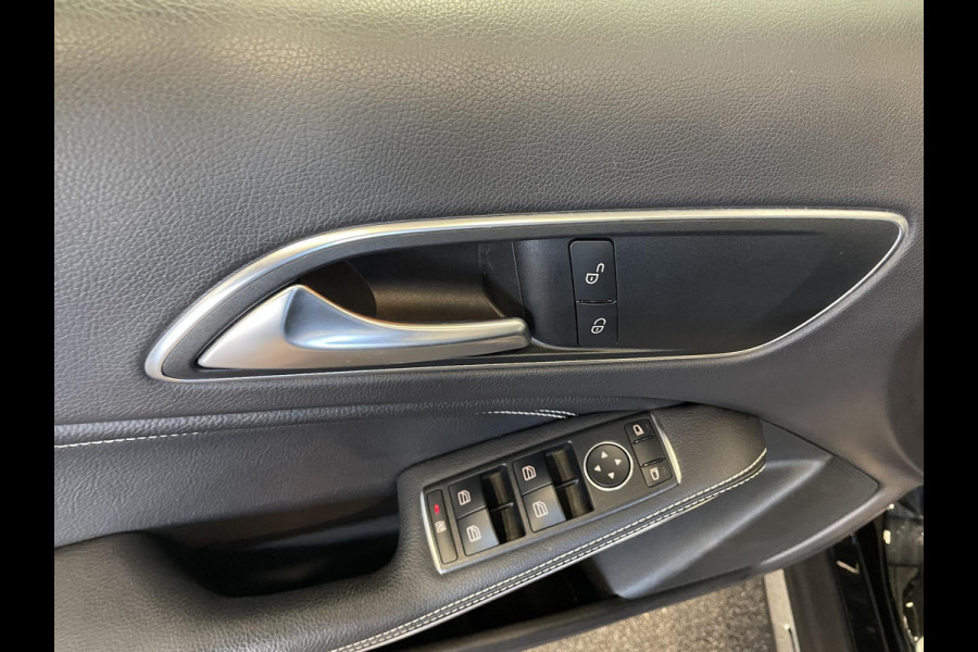 Mercedes-Benz GLA 180 Automaat AMG UrbanStyle Navigatie Climate Control Leder interieur 19"Lichtmetalen velgen #