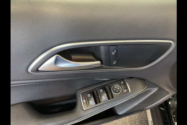 Mercedes-Benz GLA 180 Automaat AMG UrbanStyle Navigatie Climate Control Leder interieur 19"Lichtmetalen velgen #