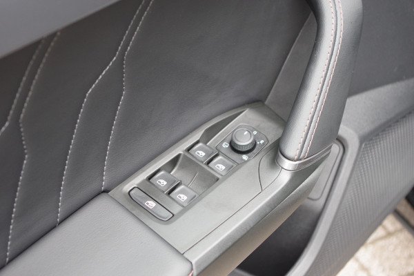 CUPRA Formentor 1.4 e-Hybrid VZ 245 PK Copper Edition PHEV, DCC, Camera, Kuipstoelen, LED
