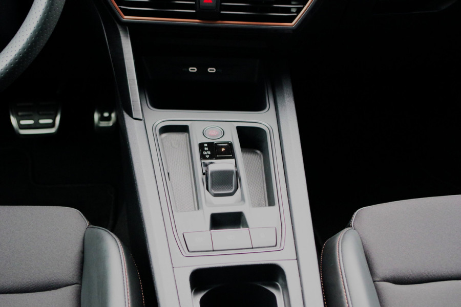 CUPRA Formentor 1.4 e-Hybrid VZ 245 PK Copper Edition PHEV, DCC, Camera, Kuipstoelen, LED