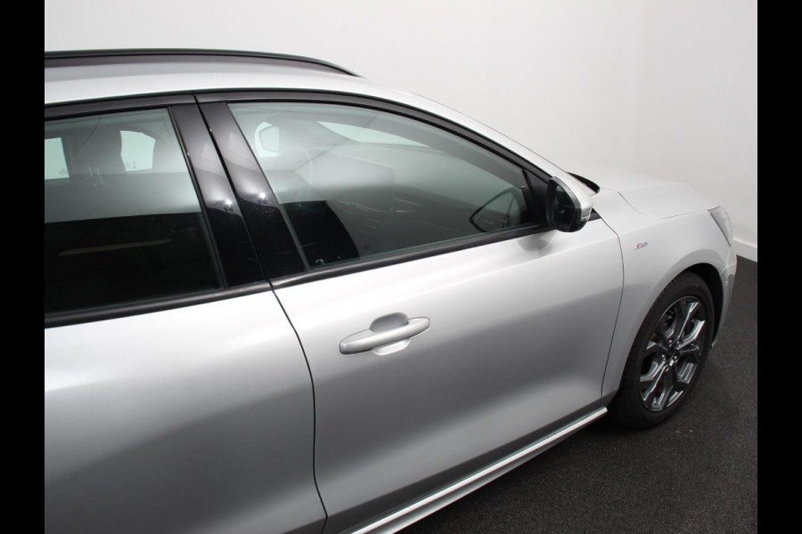 Ford FOCUS Wagon 1.0 EcoBoost Hybrid ST Line Navigatie Climate Control Led Dab Camera Parkeer sensoren Cruise Control Lichtmetalen velgen
