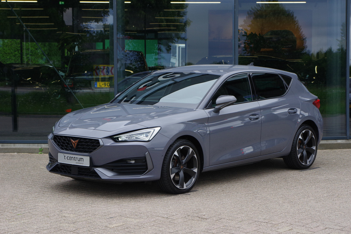 CUPRA Leon 1.4 e-Hybrid VZ 245 PK Adrenaline PHEV, Stoelverwarming, Kuipstoelen, Camera, CUPRA Leon 1.4 e-Hybrid VZ 245 PK Adrenaline PHEV, Stoelverwarming, Kuipstoelen, Camera,