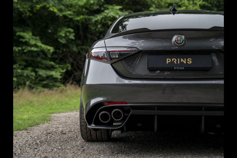 Alfa Romeo Giulia 2.9 V6 Quadrifoglio MY25 | Facelift | Carbon dak | Carbon stoelen | Akrapovic | Harman/Kardon
