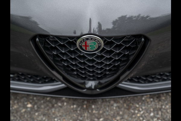 Alfa Romeo Giulia 2.9 V6 Quadrifoglio MY25 | Facelift | Carbon dak | Carbon stoelen | Akrapovic | Harman/Kardon