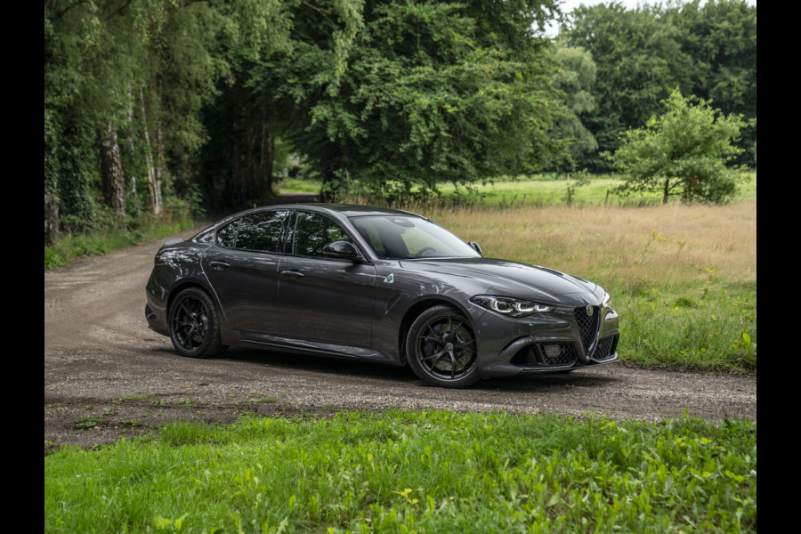 Alfa Romeo Giulia 2.9 V6 Quadrifoglio MY25 | Facelift | Carbon dak | Carbon stoelen | Akrapovic | Harman/Kardon