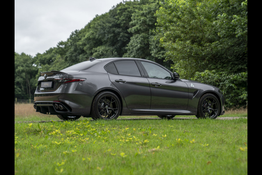 Alfa Romeo Giulia 2.9 V6 Quadrifoglio MY25 | Facelift | Carbon dak | Carbon stoelen | Akrapovic | Harman/Kardon