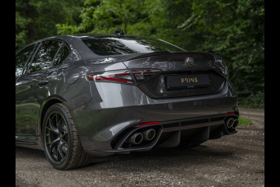 Alfa Romeo Giulia 2.9 V6 Quadrifoglio MY25 | Facelift | Carbon dak | Carbon stoelen | Akrapovic | Harman/Kardon