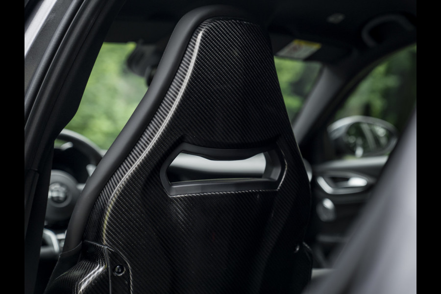 Alfa Romeo Giulia 2.9 V6 Quadrifoglio MY25 | Facelift | Carbon dak | Carbon stoelen | Akrapovic | Harman/Kardon