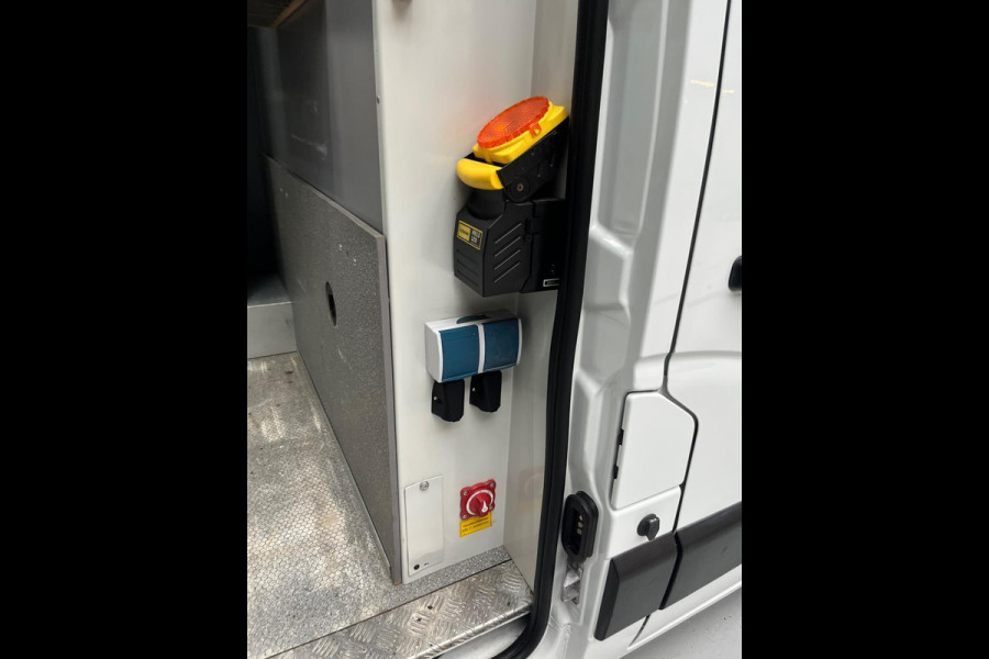 Renault Master Servicewagen T35 2.3 dCi 145pk euro6 L2H2 BOTT Inrichting, Victron omvormer, Standkachel, Trekhaak, RIJKLAARPRIJS!