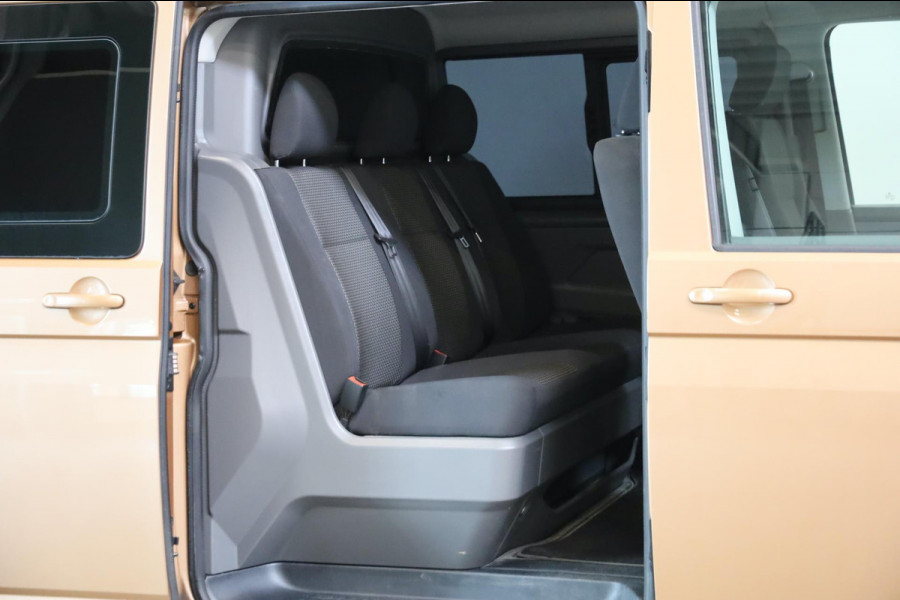 Volkswagen Transporter Caravelle T6 2.0 TDI DSG DC CARPLAY 150PK DUBBELE SCHUIFDEUREN 5 PERSOONS LEASE V/A €144,- P.M. INRUIL MOG