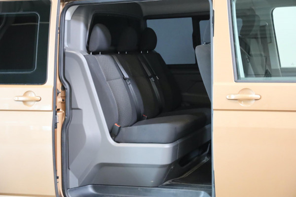 Volkswagen Transporter Caravelle T6 2.0 TDI DSG DC CARPLAY 150PK DUBBELE SCHUIFDEUREN 5 PERSOONS LEASE V/A €144,- P.M. INRUIL MOG