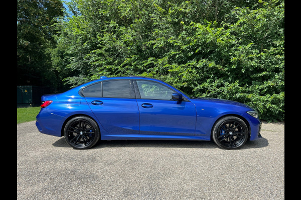 BMW 3-serie 330e High Executive | M Sport Automaat / Schuif-kanteldak / Sportstoelen / Adaptieve LED / M Adaptief onderstel