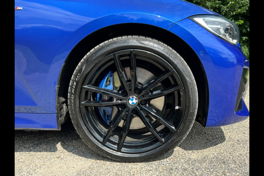 BMW 3-serie 330e High Executive | M Sport Automaat / Schuif-kanteldak / Sportstoelen / Adaptieve LED / M Adaptief onderstel