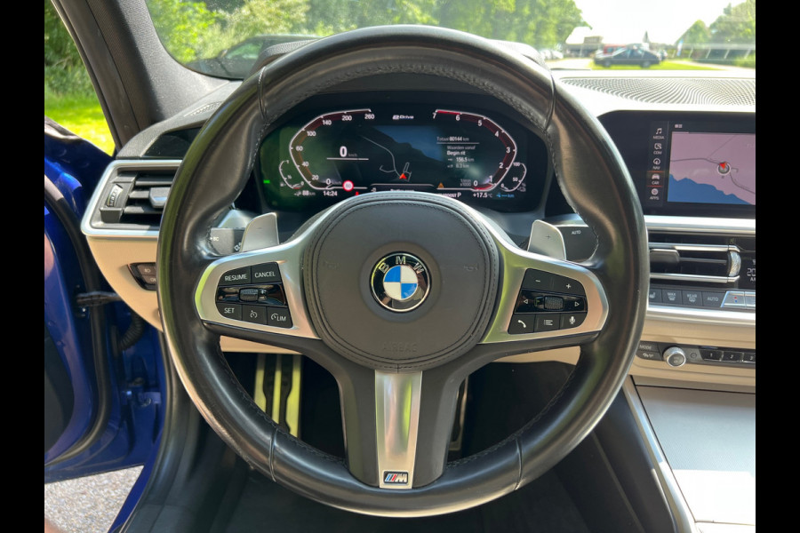 BMW 3-serie 330e High Executive | M Sport Automaat / Schuif-kanteldak / Sportstoelen / Adaptieve LED / M Adaptief onderstel