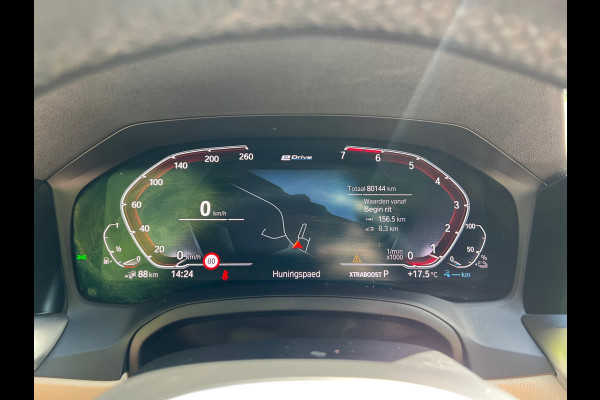 BMW 3-serie 330e High Executive | M Sport Automaat / Schuif-kanteldak / Sportstoelen / Adaptieve LED / M Adaptief onderstel