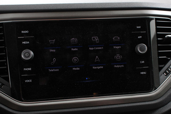 Volkswagen T-Roc 1.5 TSI 150pk Automaat Style | Navigatie | Climate Control | Adaptieve Cruise Control | Electrisch bedienbare achterklep | Camera | Parkeersensoren Voor en Achter | Verwarmbare voorstoelen
