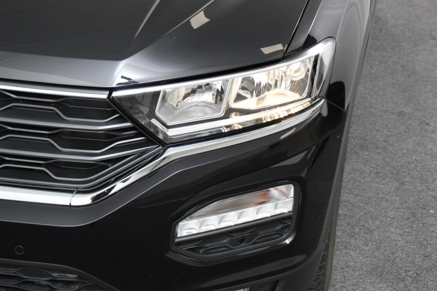 Volkswagen T-Roc 1.5 TSI 150pk Automaat Style | Navigatie | Climate Control | Adaptieve Cruise Control | Electrisch bedienbare achterklep | Camera | Parkeersensoren Voor en Achter | Verwarmbare voorstoelen