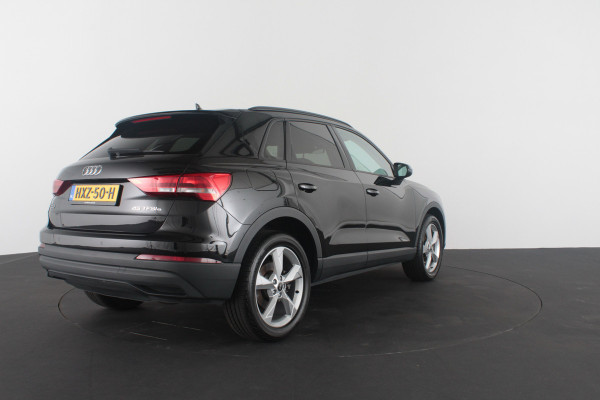 Audi Q3 45 TFSI e edition > 245pk/Leer/19inch/keyless/Stoelverwarming/Plug in-hybride...